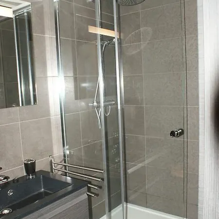 Duplex 4 Personnes Jacuzzi Apartment